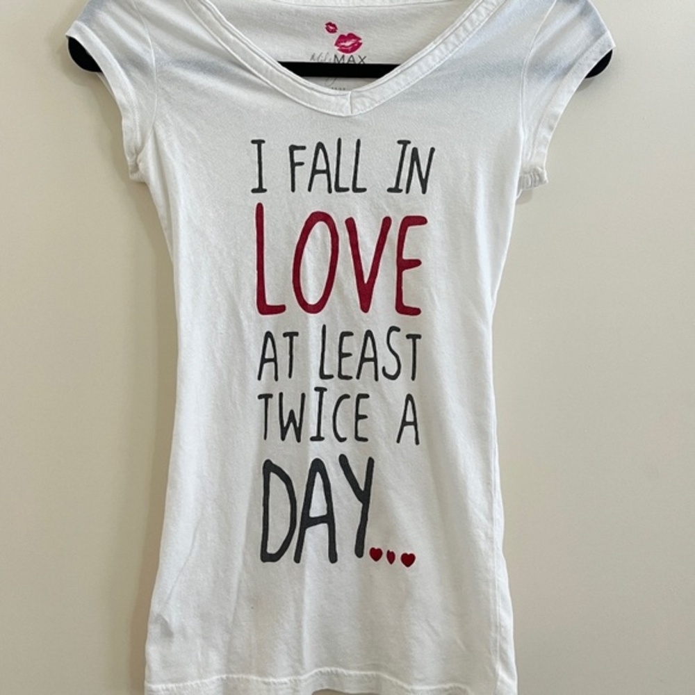 Miley Cyrus Women Graphic Top Medium White Fitted V Neck Love Quote Y2K Baby Tee